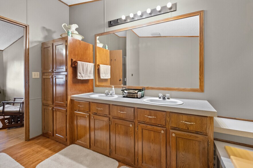 More Photos Of 7450 Highway 187, Eureka Springs Restaurant For Sale