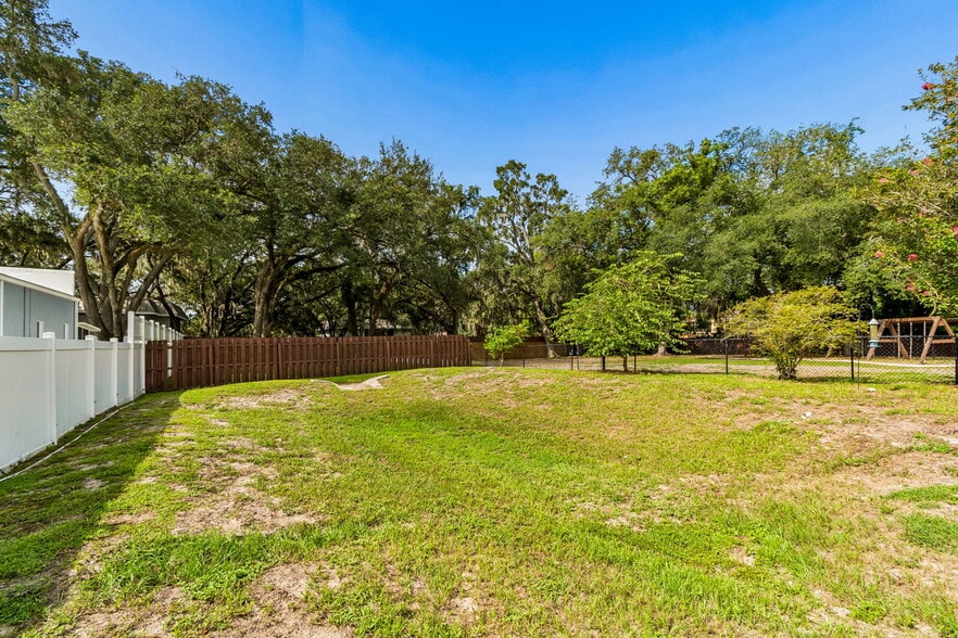 More Photos Of 4001 Skipper Rd, Tampa Schools For Sale