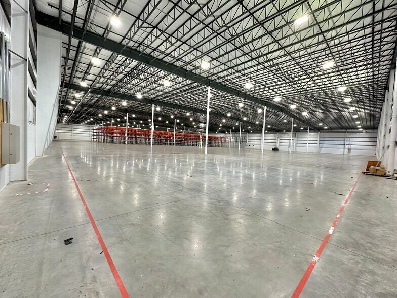 More Photos Of 1521 Mountain Rd, Andersonville Distribution For Lease