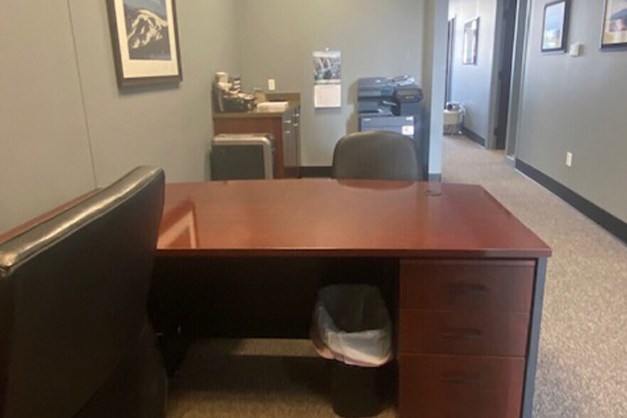 More Photos Of 18110-18134 W 119th St, Olathe General Retail For Lease