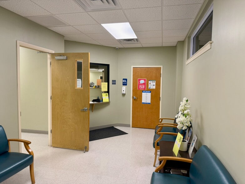 More Photos Of 514 Esther Cut, Fort Walton Beach Office For Sale