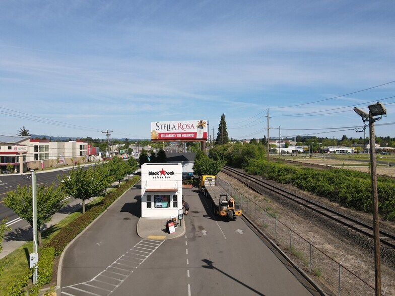 More Photos Of 21150 SW Tualatin Valley Hwy, Beaverton General Retail For Sale