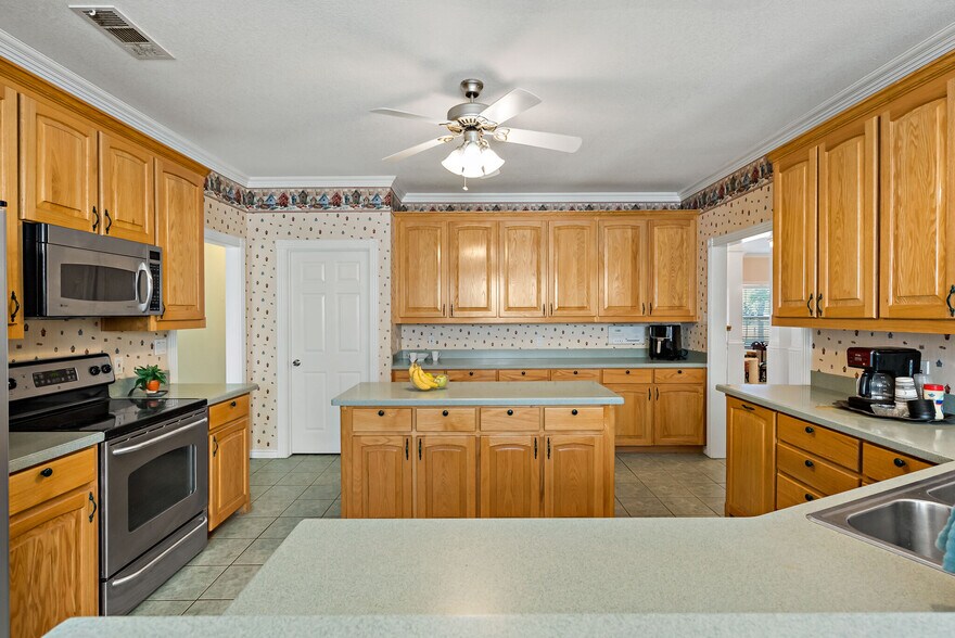 More Photos Of 12900 FM 121, Van Alstyne Lodge Meeting Hall For Sale