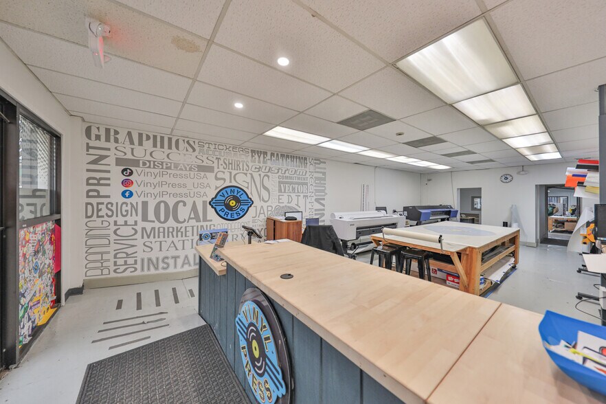 More Photos Of 915 Northampton St, Easton General Retail For Sale