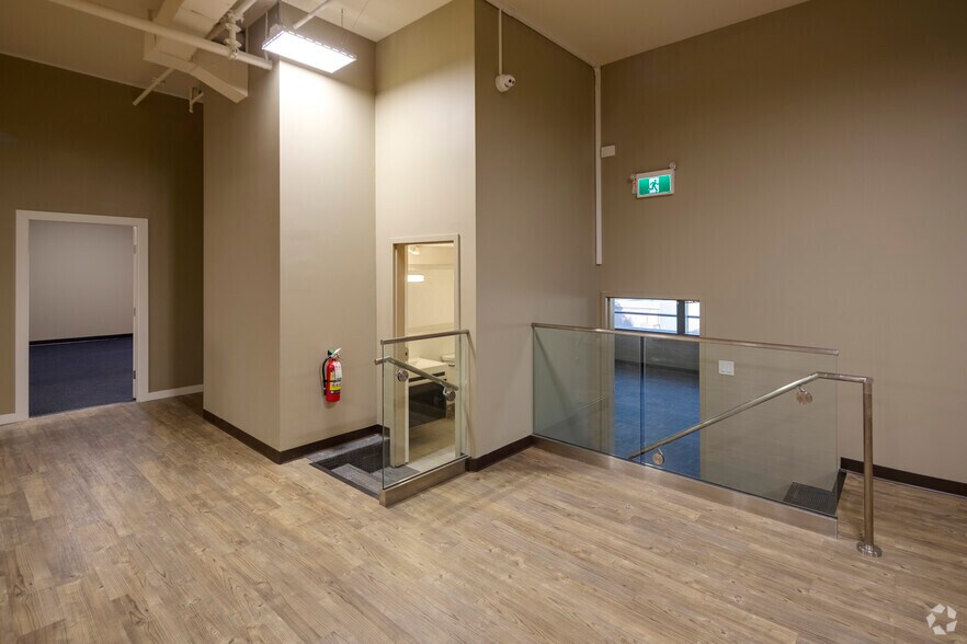 More Photos Of 112 6th Av E, Vancouver Unknown For Lease