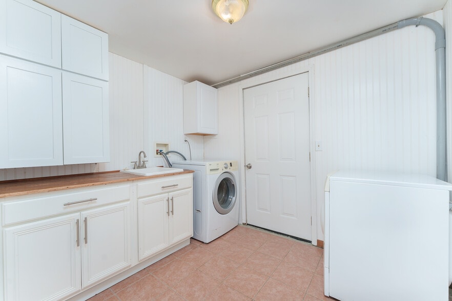 More Photos Of 15921 W M 36, Pinckney Light Distribution For Sale