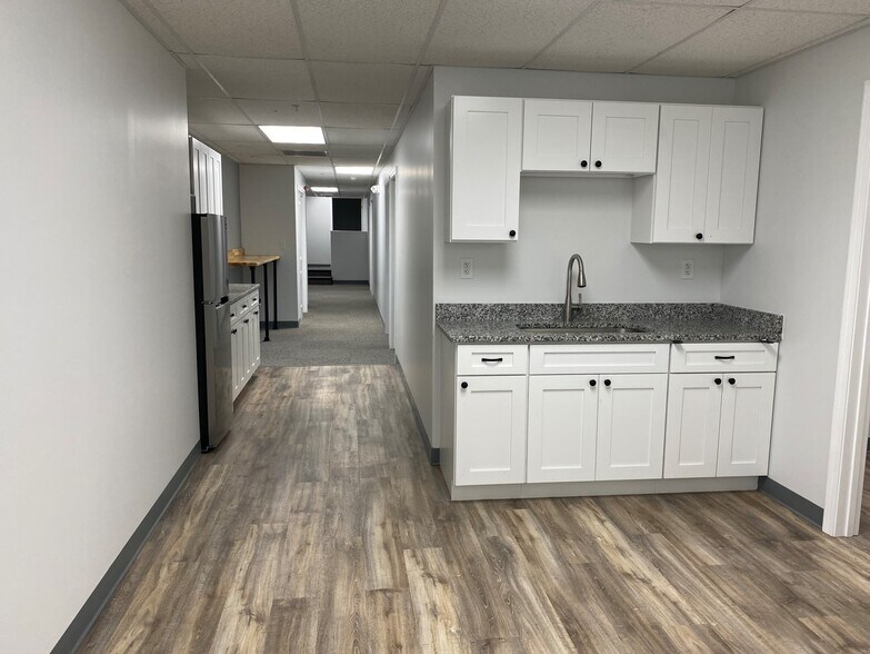 More Photos Of 19 Bridge St, Kittery Coworking Space
