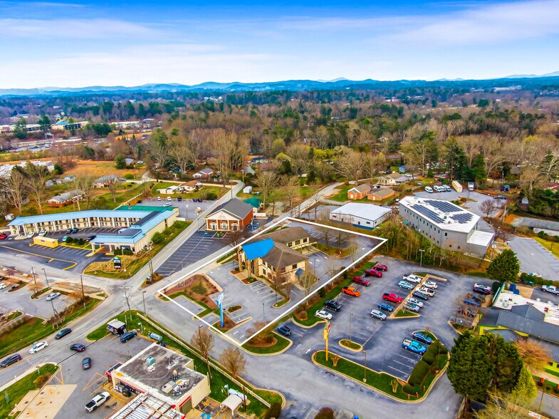 More Photos Of 101 Jack St, Hendersonville Bank For Sale