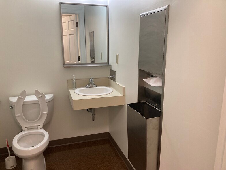 More Photos Of 2950 Union Rd, Gastonia Bank For Lease