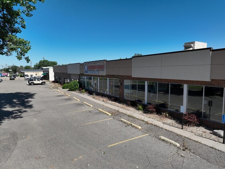 More Photos Of 3200 W Highway 13 W, Burnsville Showroom For Sale
