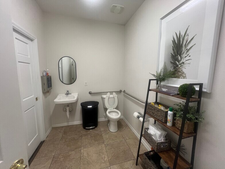 More Photos Of 3743 Maryweather Ln, Wesley Chapel Medical For Sale