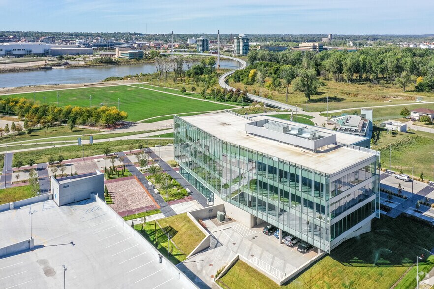 More Photos Of 4201 Rivers Edge Pky, Council Bluffs Office For Lease