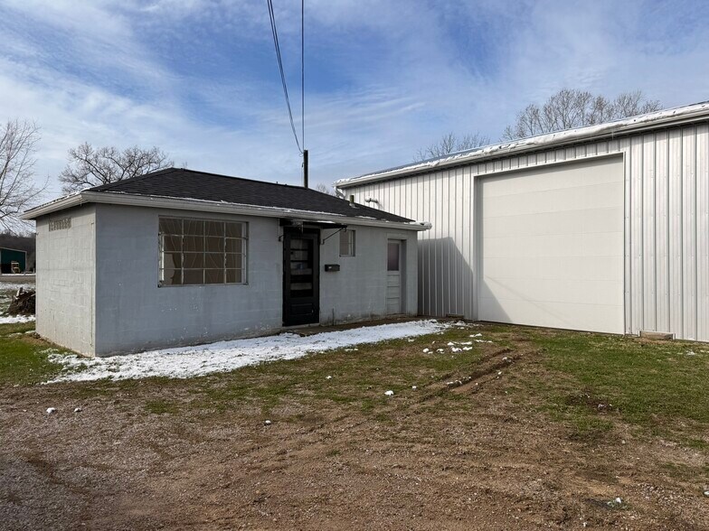 More Photos Of 135 Kensington Ave, Zanesville Warehouse For Lease