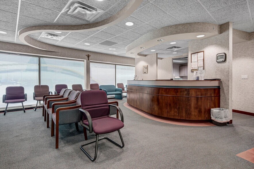 More Photos Of 1511 Northway Dr, Saint Cloud Medical For Sale