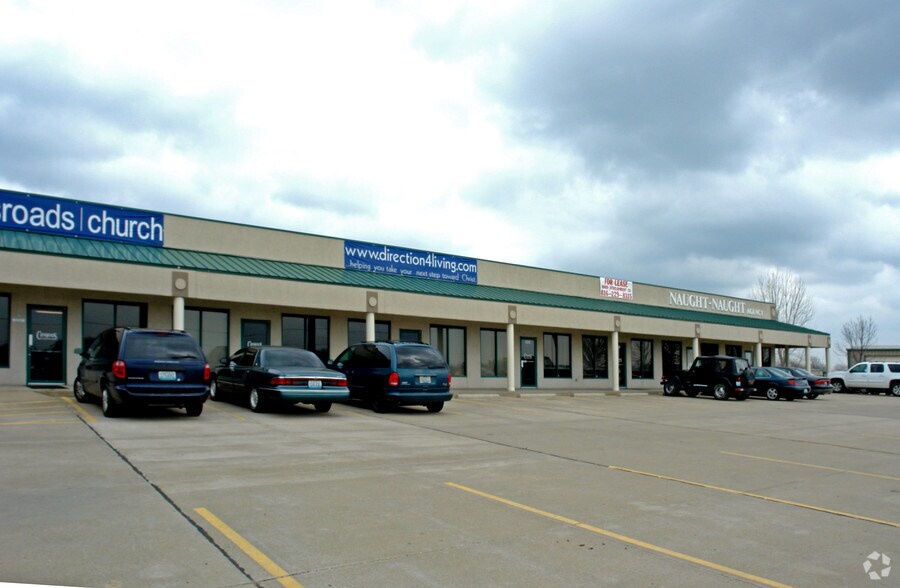 More Photos Of 622-640 W Jefferson Rd, Grain Valley Unknown For Lease