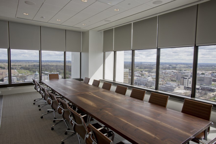 More Photos Of 210 E Capitol St, Jackson Office For Lease