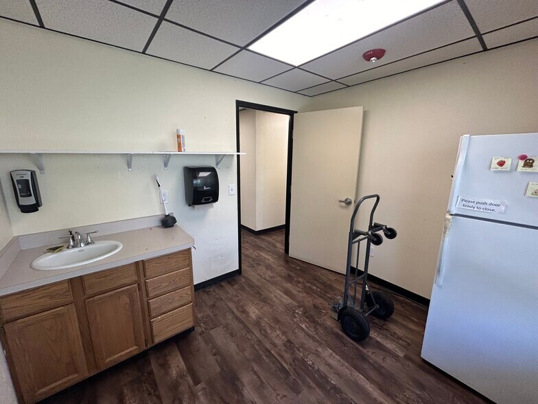 More Photos Of 855 W 7th St, Reno Office For Sale