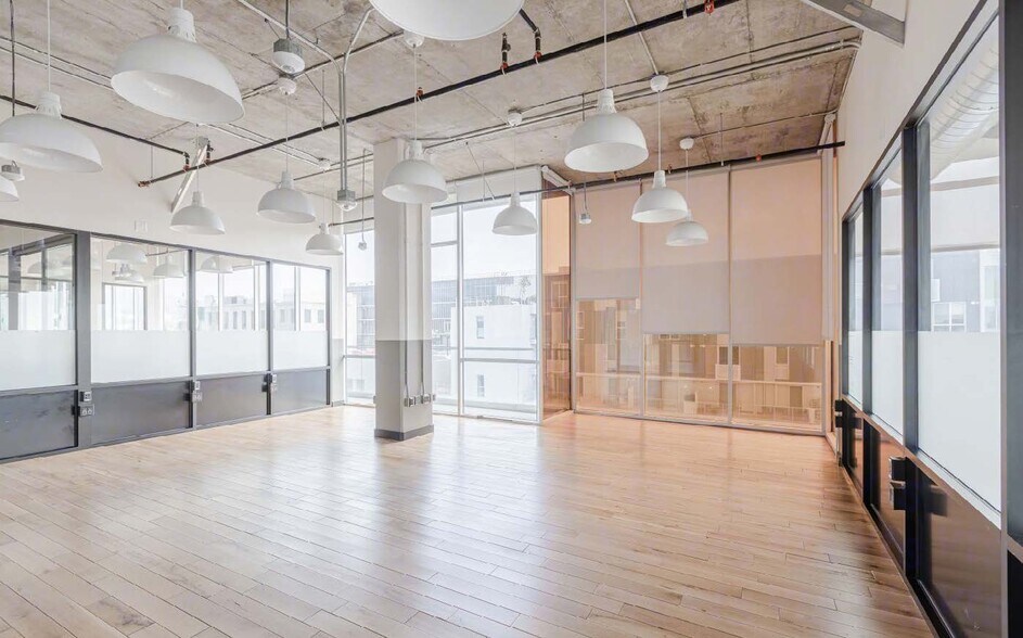 More Photos Of 925 N La Brea Ave, Los Angeles Loft Creative Space For Lease