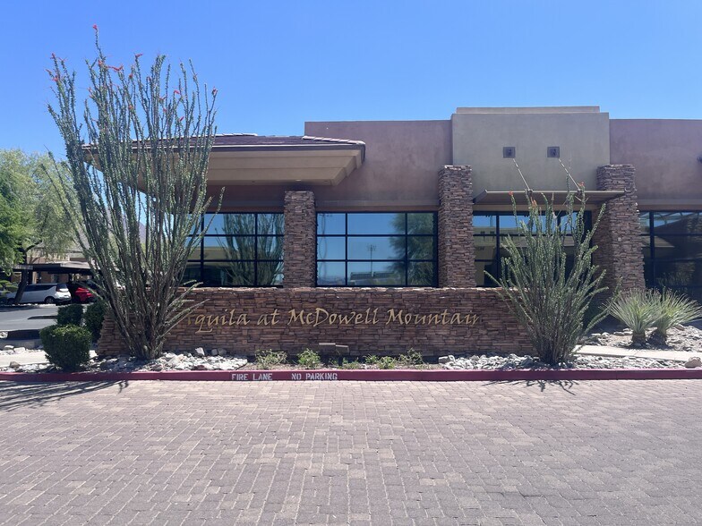 More Photos Of 9865 E Bell Rd, Scottsdale Office For Lease