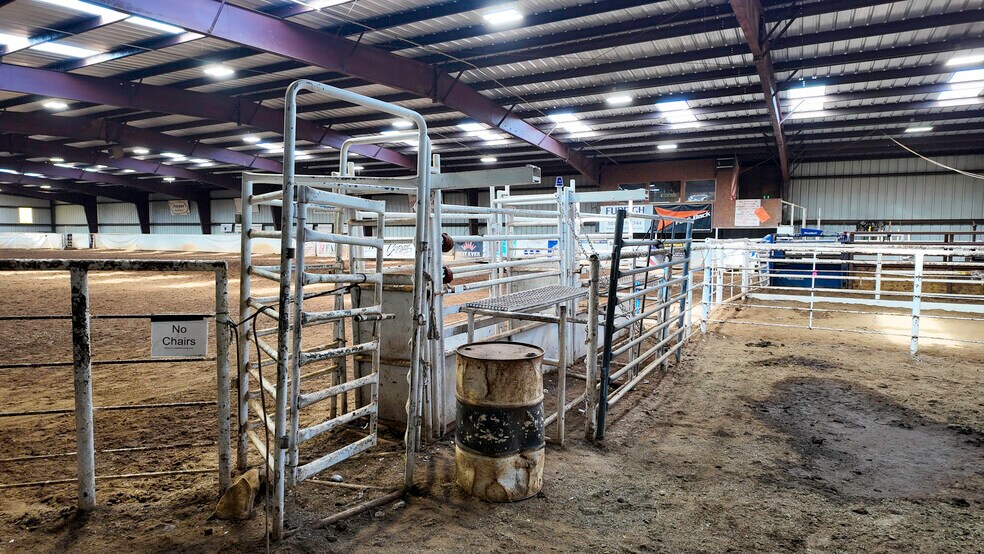 More Photos Of 99 Stacks Dr, Damascus Horse Stables For Sale