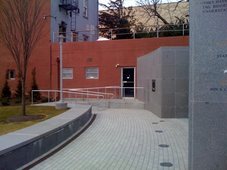 More Photos Of 142 W State St, Trenton Office For Lease