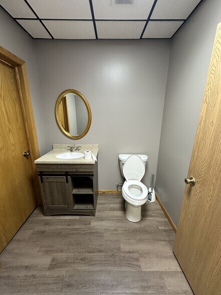 More Photos Of 8080 Utah St, Merrillville Office For Lease