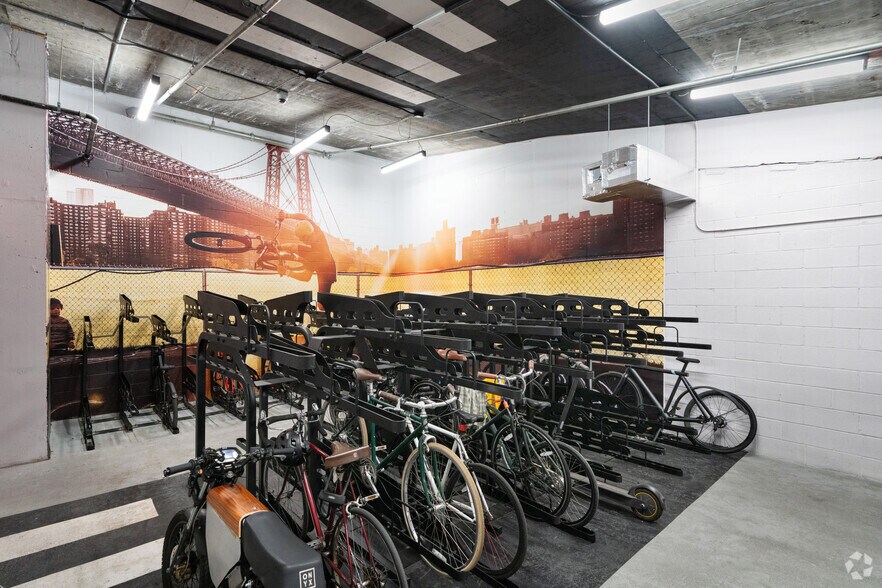 More Photos Of 25 Kent Ave, Brooklyn Office For Lease