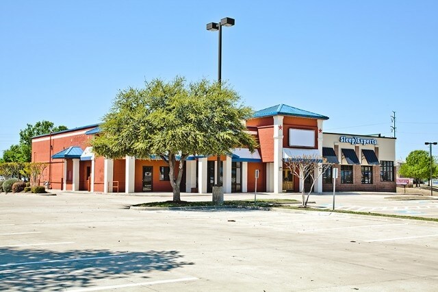 More Photos Of 3315 N President George Bush Hwy, Garland Freestanding For Lease