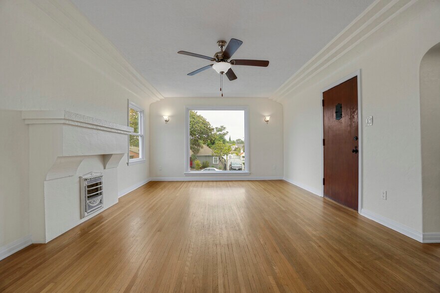 More Photos Of 2250 Magnolia Ave, Long Beach Multifamily For Sale