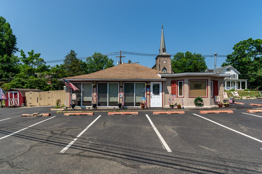 More Photos Of 36 John Ringo Rd, Ringoes Restaurant For Sale