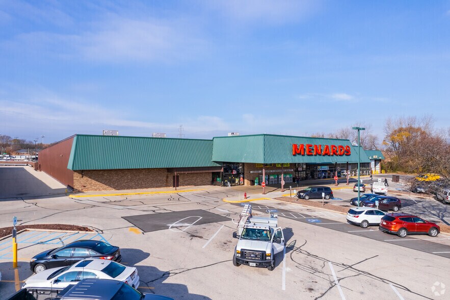 More Photos Of 2525-2677 S 108th St, West Allis General Retail For Lease