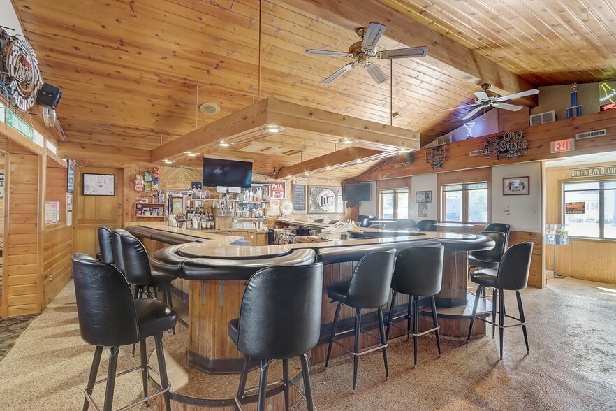 More Photos Of 711 W Racine St, Jefferson Restaurant For Sale