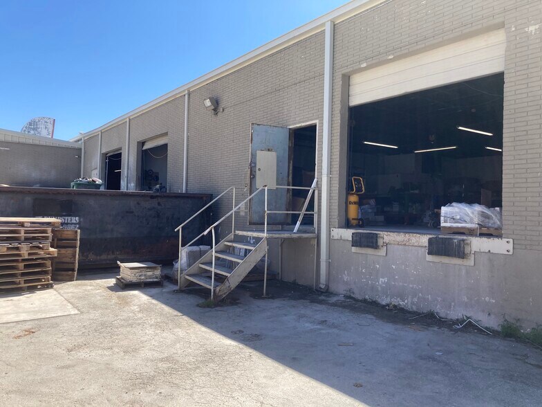 More Photos Of 4763 Broom St, San Antonio Warehouse For Lease
