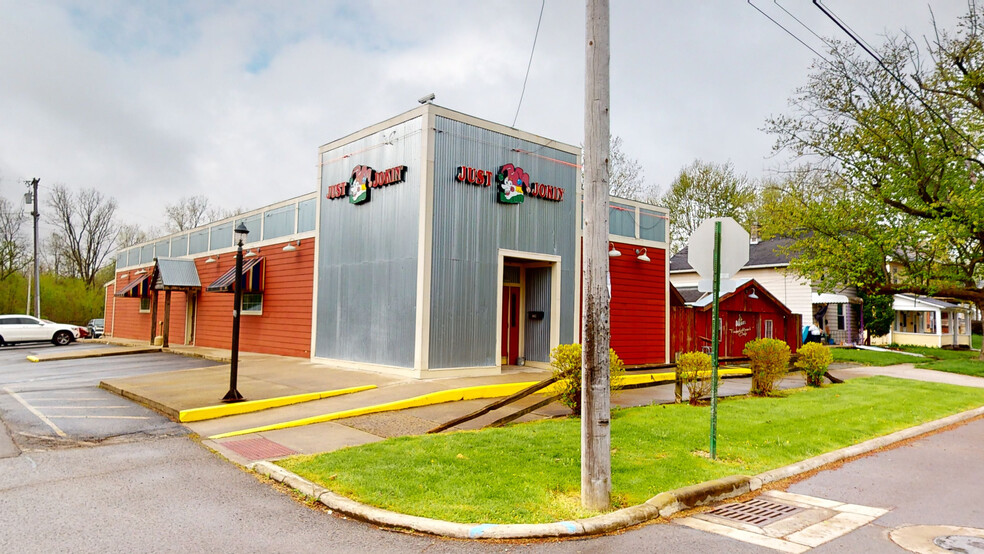 Primary Photo Of 602 W Bucyrus St, Crestline Restaurant For Sale