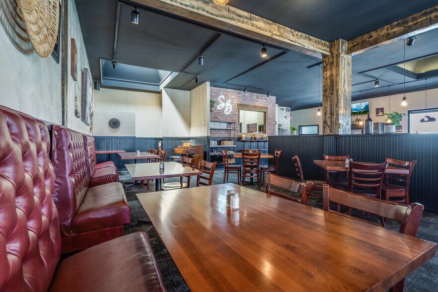 More Photos Of 302 S Main St, Kalispell Restaurant For Sale