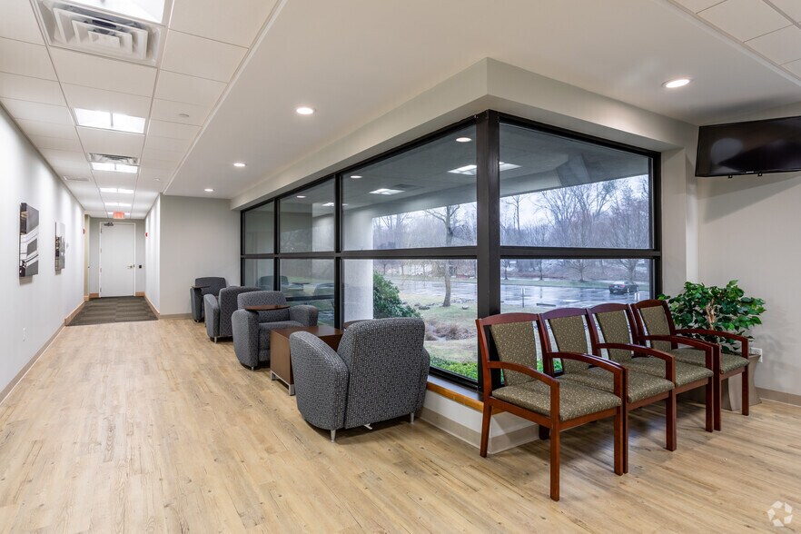 More Photos Of 55 Greens Farms Rd, Westport Office For Sale