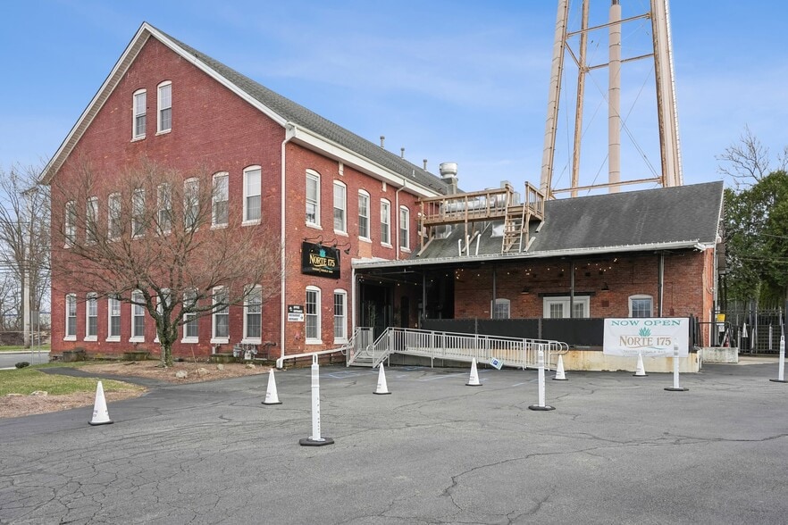 More Photos Of 175 N Main St, Wharton Loft Creative Space For Sale