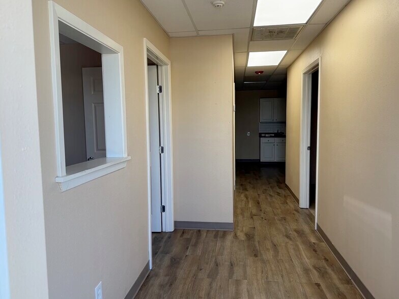 More Photos Of 4850 Lafin Rd, Beaumont Warehouse For Lease