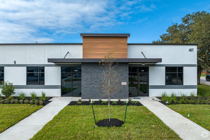 More Photos Of 4807 Sugar Grove Blvd, Stafford Unknown For Lease