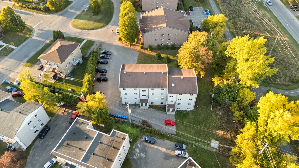 More Photos Of 2012-2014 Rue Fournier, St-Jérôme Apartments For Sale