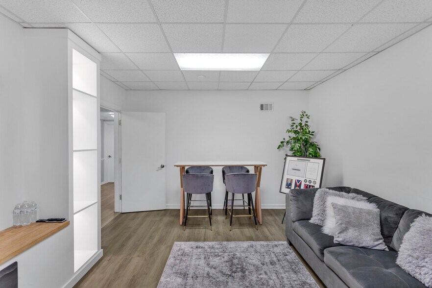 More Photos Of 7424 Washington Ave, Pittsburgh Office For Lease