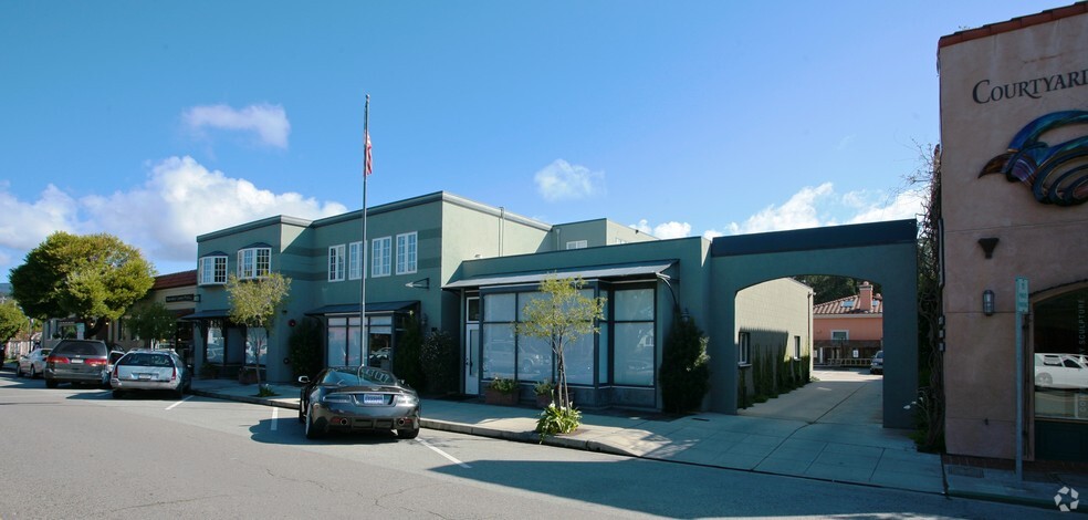 Primary Photo Of 637 Main St, Half Moon Bay Office For Sale