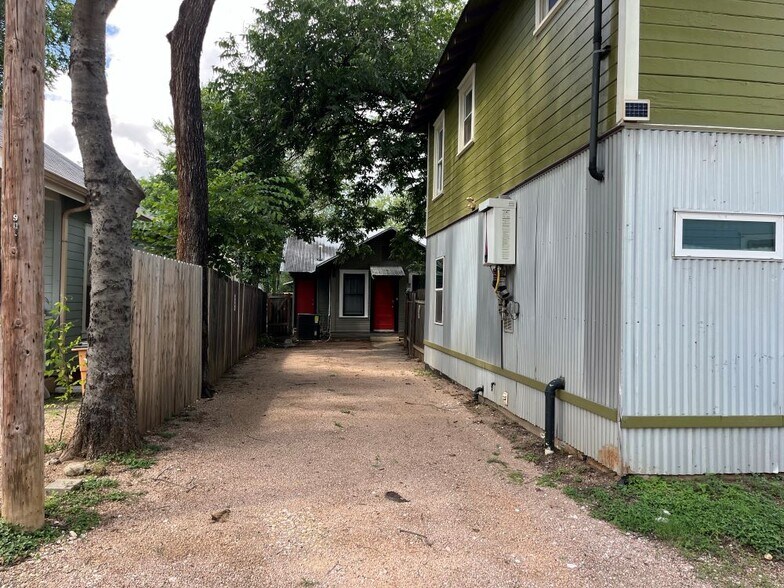 More Photos Of 78 San Marcos St, Austin Office Residential For Lease