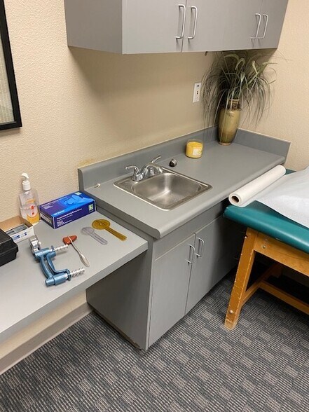 More Photos Of 3351 M St, Merced Medical For Lease