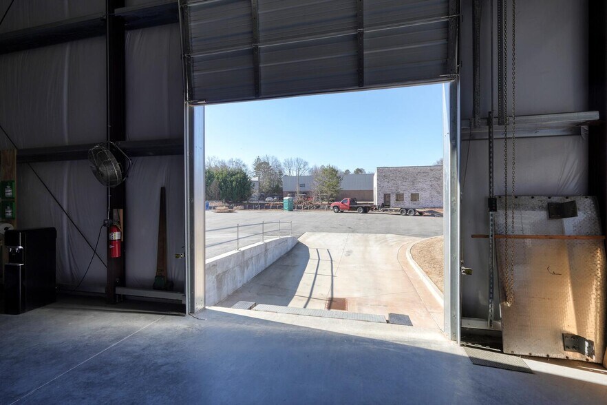 More Photos Of 3663 Southland Dr, Flowery Branch Warehouse For Sale