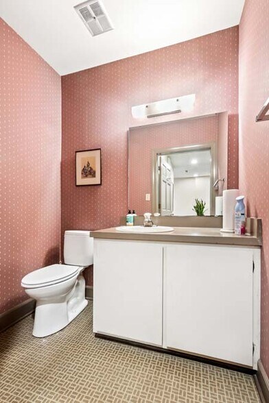 More Photos Of 11 Broad St, Charleston Office Residential For Lease