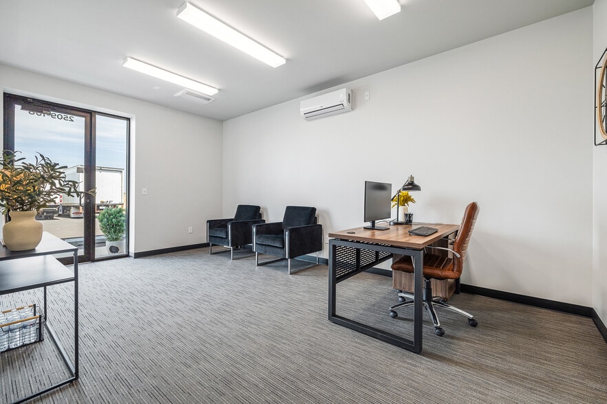 More Photos Of 12727 NE 115th Ave, Vancouver Warehouse For Lease