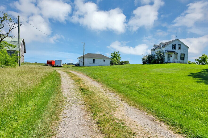 More Photos Of 41W597 US Highway 20, Hampshire Flex For Sale