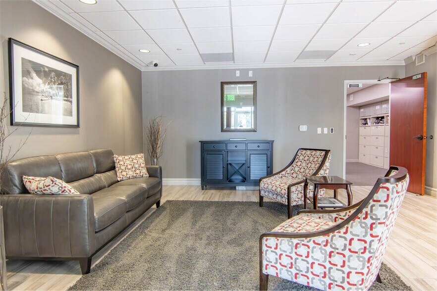 More Photos Of 5544 Central Ave, Saint Petersburg Office For Sale