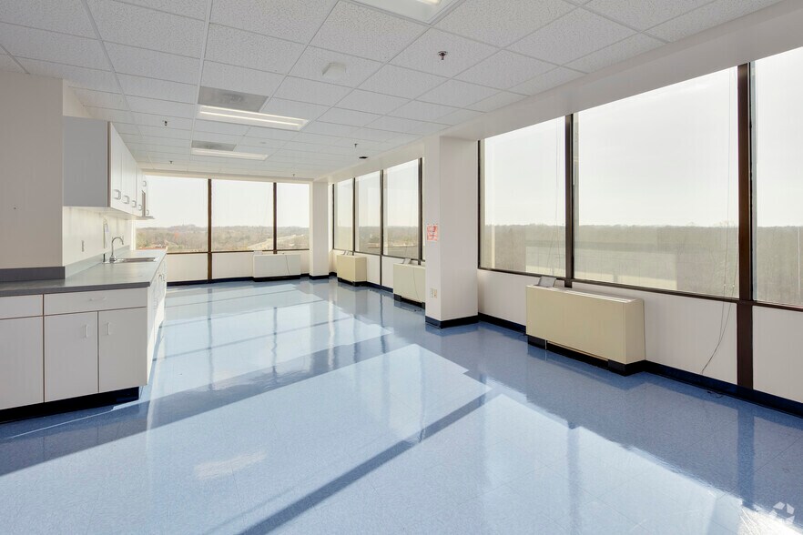 More Photos Of 10210 Greenbelt Rd, Lanham Office For Sale